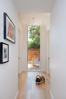 An Austin Couple Turn a Ranch Home Into a Refreshing Live/Work Space - Photo 8 of 13 -