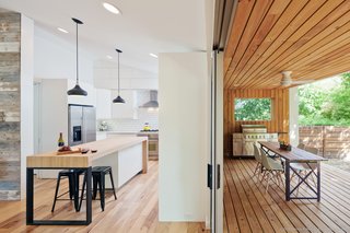 An Austin Couple Turn a Ranch Home Into a Refreshing Live/Work Space - Photo 6 of 13 -