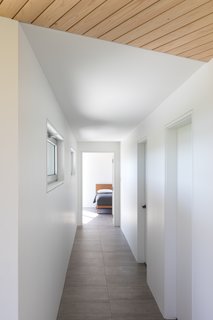 A Vacation Home in Nova Scotia Takes Cues From the Coastal Landscape - Photo 8 of 10 -
