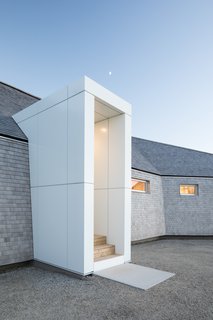 A Vacation Home in Nova Scotia Takes Cues From the Coastal Landscape - Photo 7 of 10 -