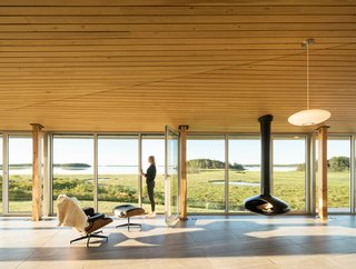 A Vacation Home in Nova Scotia Takes Cues From the Coastal Landscape - Photo 2 of 10 -