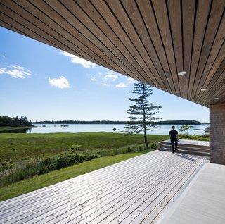 A Vacation Home in Nova Scotia Takes Cues From the Coastal Landscape - Photo 6 of 10 -