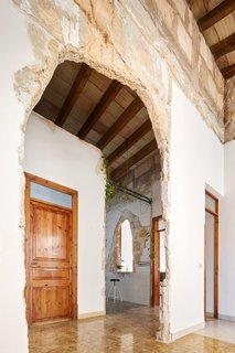 A Salvaged Apartment on Mallorca Leaves its Roots Exposed - Photo 10 of 13 -