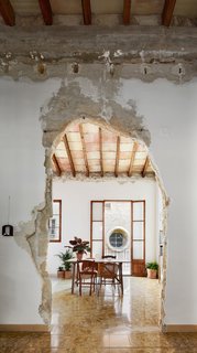 A Salvaged Apartment on Mallorca Leaves its Roots Exposed - Photo 11 of 13 -