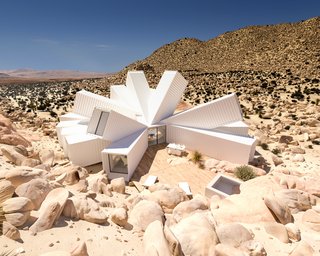 A Film Producer’s Desert Retreat Is a Starburst of Shipping Containers - Photo 1 of 9 -