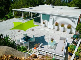 Ever Wanted to Stay in a Midcentury House Designed by Pierre Koenig? - Photo 15 of 18 -