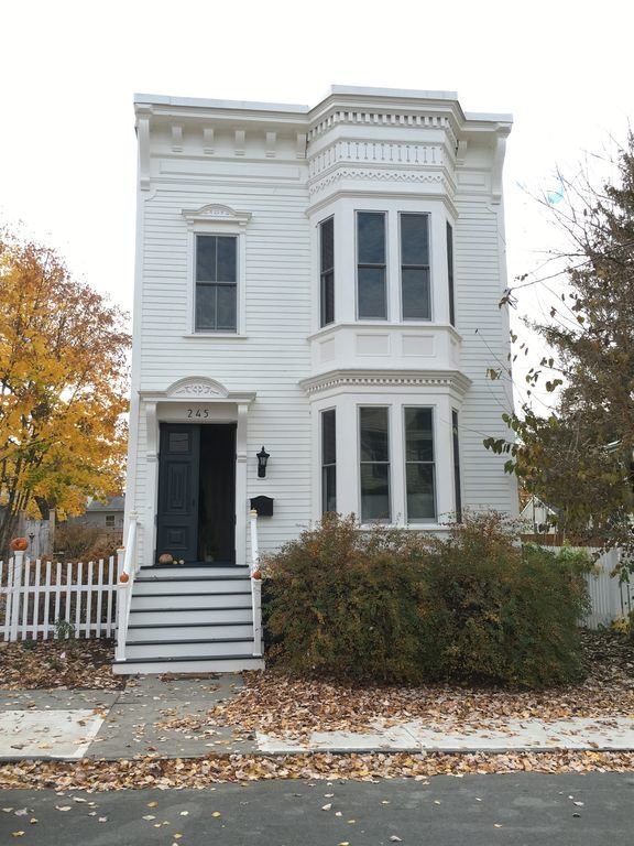 Photo 13 of 20 in 7 Best Houses You Can Rent in the Catskills This