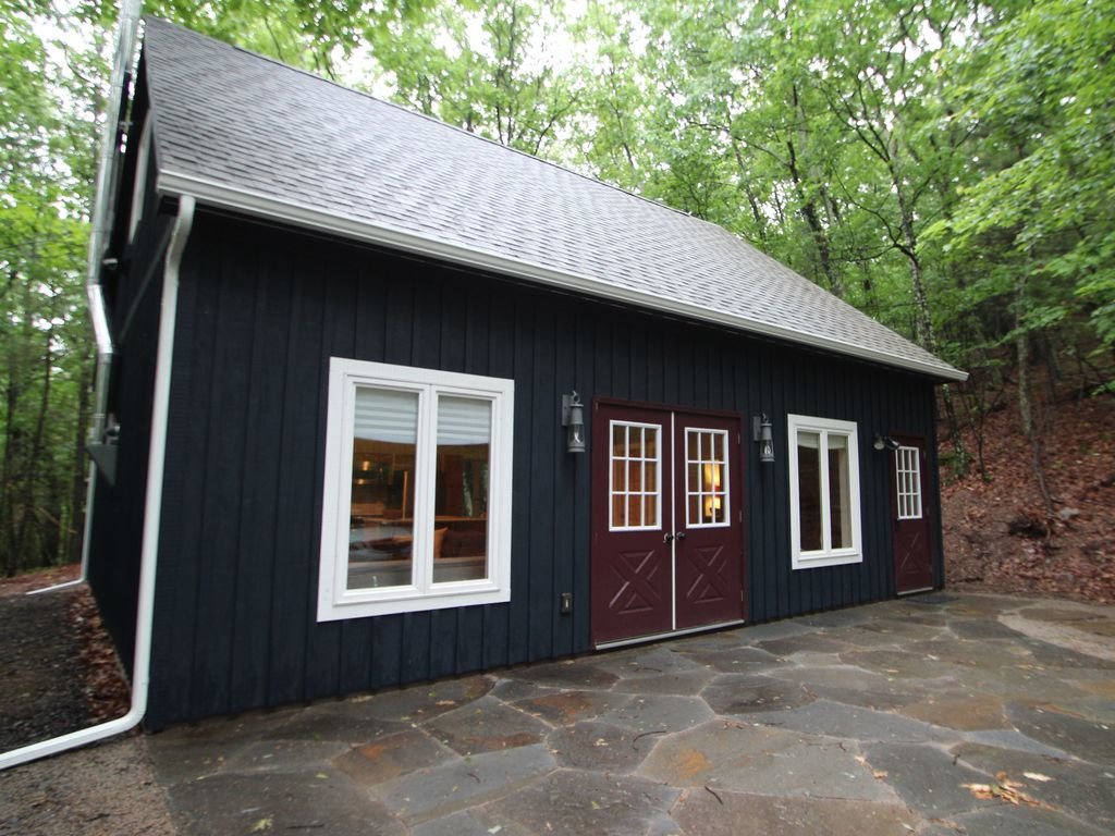 Photo 16 of 20 in 7 Best Houses You Can Rent in the Catskills This
