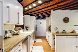 Live Out Frank Lloyd Wright’s Usonian Vision in This Home That’s Asking $725K - Photo 10 of 10 -