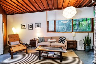 Live Out Frank Lloyd Wright’s Usonian Vision in This Home That’s Asking $725K - Photo 4 of 10 -