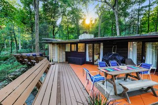 Live Out Frank Lloyd Wright’s Usonian Vision in This Home That’s Asking $725K - Photo 3 of 10 -