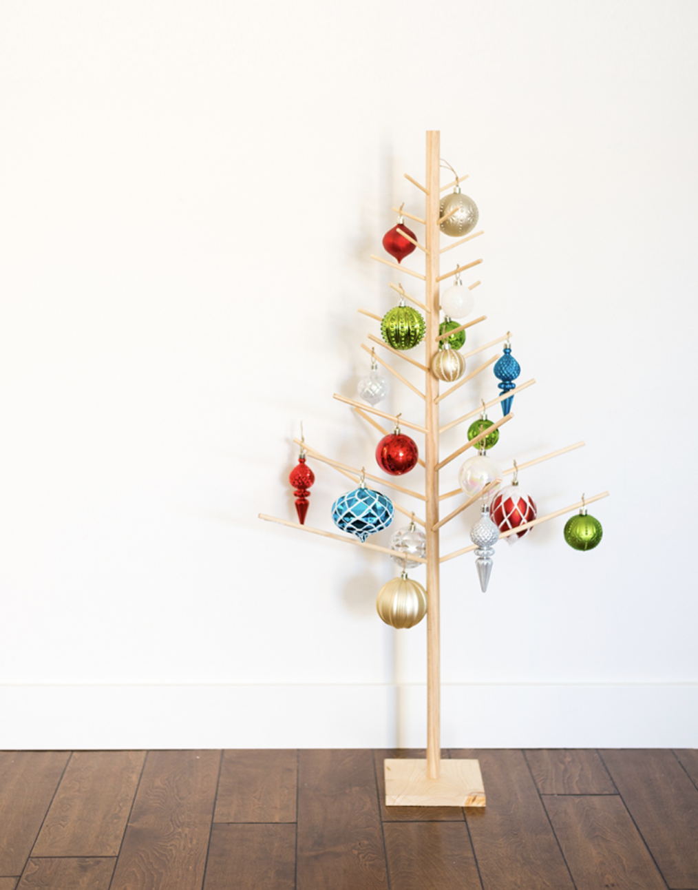 Photo 15 of 16 in Tired of the Traditional Christmas Tree? Here Are 15