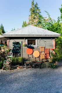 This 120-Year-Old Home With a Greenhouse Is a Gardener's Paradise - Photo 8 of 27 -