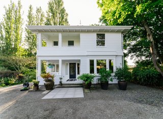 This 120-Year-Old Home With a Greenhouse Is a Gardener's Paradise - Photo 2 of 27 -