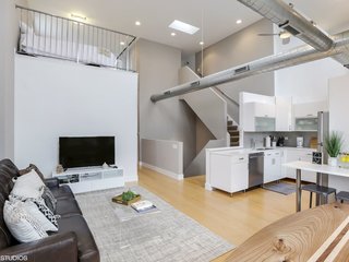 8 Cool Places to Rent on Your Next Trip to Chicago - Photo 6 of 8 -