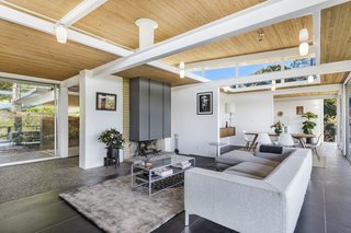 Spend the Night in an Iconic Case Study House North of San Francisco - Photo 3 of 16 -