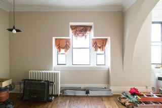 A 19th-Century Schoolhouse in Brooklyn Becomes a Classy Apartment - Photo 6 of 21 -