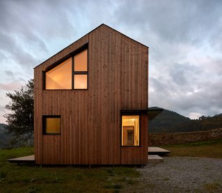 This Affordable Prefab in Spain Only Took 5 Hours to Assemble - Photo 6 of 14 -
