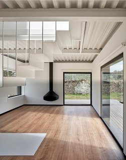 This Affordable Prefab in Spain Only Took 5 Hours to Assemble - Photo 11 of 14 -