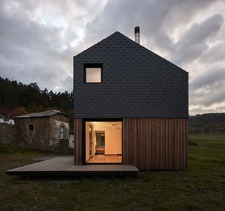 This Affordable Prefab in Spain Only Took 5 Hours to Assemble - Photo 14 of 14 -