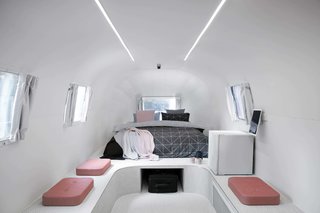 A Bold Airstream Hotel Tops a Melbourne Parking Garage - Photo 5 of 8 -