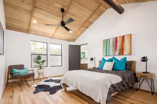 In Arizona, a Modern Cube and Tumbledown 1930s Shack Make an Unlikely Couple - Photo 6 of 12 -