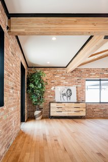 In Arizona, a Modern Cube and Tumbledown 1930s Shack Make an Unlikely Couple - Photo 7 of 12 -