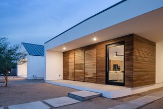 In Arizona, a Modern Cube and Tumbledown 1930s Shack Make an Unlikely Couple - Photo 9 of 12 -