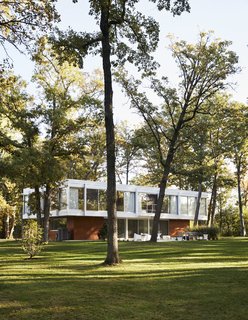 Once Covered in Mold, a Midcentury Gem Outside Chicago Is Reborn - Photo 11 of 15 - "It was great to work from the plans of someone who was a part of the history of architecture," says Drapszo.