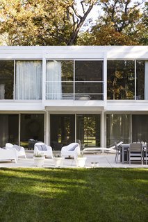 Once Covered in Mold, a Midcentury Gem Outside Chicago Is Reborn - Photo 13 of 15 -