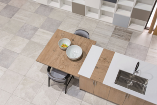 Timber La Boheme and Colorfeel Arctic White table