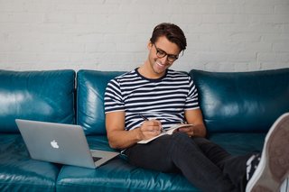 These Non-Rx Glasses Can Relieve Tired, Strained Eyes - Photo 4 of 5 - Both Pixel and Felix Gray offer free shipping on all purchases. Returns and exchanges are also free within the 30-day window of your order arriving.