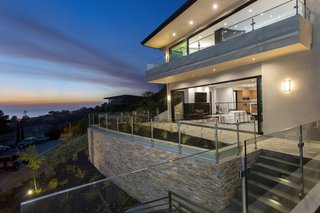 8 Things to Consider When Choosing Retractable Glass Walls - Photo 12 of 15 - Aluminum frames are an industry favorite due to their durability and narrow profiles.