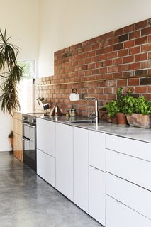 This DIY Home in New Zealand Doubles as a Coffee Spot and Art Gallery - Photo 10 of 16 -