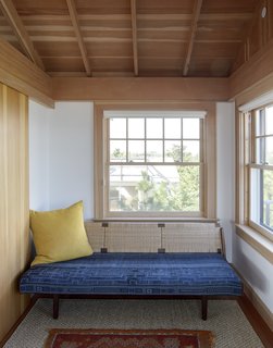 This Eclectic Beach Bungalow on Fire Island Was Saved After Sandy - Photo 19 of 20 -