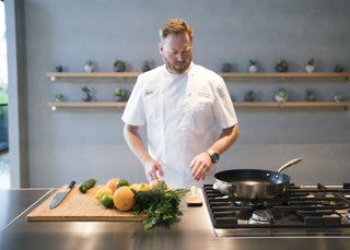 The company’s executive chef is on-site to prepare fresh, inventive dishes and demonstrate the performance of Fisher & Paykel’s well-considered designs. 