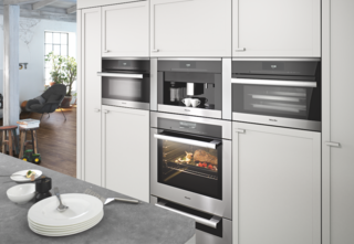 Some of Tosdevin’s favorite Miele features are "shortcuts" on the oven to help cooking novices prepare meals. "For someone who isn’t a chef and just wants to cook a couple fillets of fish, there are MasterChef automatic programs that are built in." 