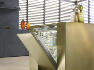 Miele’s QuickIntense Wash program cleans dishes in only 58 minutes, and the availability of a handleless design (you simply knock twice to open) means it fits in seamlessly with any decor. 