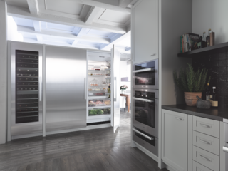 Miele’s MasterCool appliances greet users with a food-driven menu system that is easy to view and adjust for each of its independent cooling zones, maintaining optimum conditions for specific foods. 