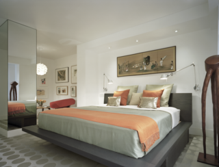 The master suite is a minimal and quiet space with a Zen bed, and has a sitting room/reading area—Hariri’s personal private space where she reads and reflects. 