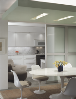 Many spaces in Hariri’s home are multipurpose. Her girls often did their schoolwork at the dining room table, which could be used for family time, work, or casual conversation. 