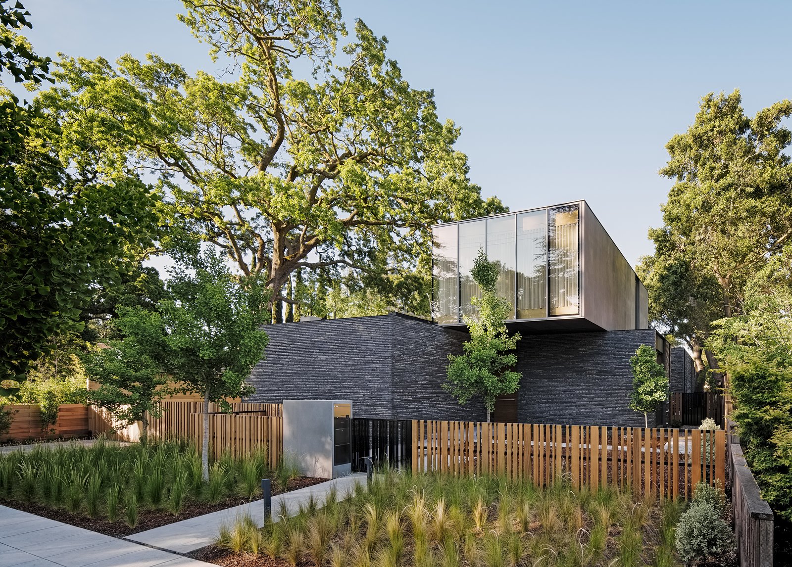 A Modernist Dream Home Makes the Most of a Rare Double Lot in Palo Alto