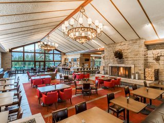 12 Lodge Hotels That Prove Cabin Fever Can Be a Good Thing - Photo 5 of 12 -
