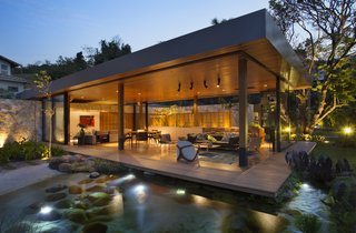 Studio Otto Felix opted for a Light Steel Frame system to minimize site impact and eliminate the need for concrete or bricks.
