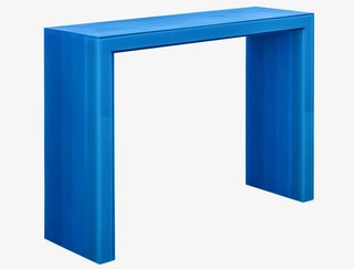 Quincy Ellis cofounded Facture Studio to explore color-shifting, molded epoxy resin designs, like the Gradient console. 