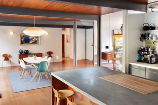 This Post-and-Beam in Pasadena Offers Classic California Living For $2M - Photo 4 of 13 -