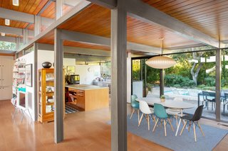 This Post-and-Beam in Pasadena Offers Classic California Living For $2M - Photo 3 of 13 -