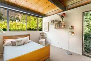 This Post-and-Beam in Pasadena Offers Classic California Living For $2M - Photo 9 of 13 -