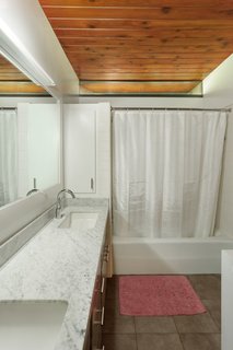 This Post-and-Beam in Pasadena Offers Classic California Living For $2M - Photo 7 of 13 -