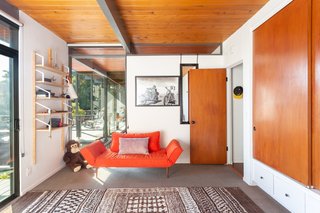 This Post-and-Beam in Pasadena Offers Classic California Living For $2M - Photo 10 of 13 -
